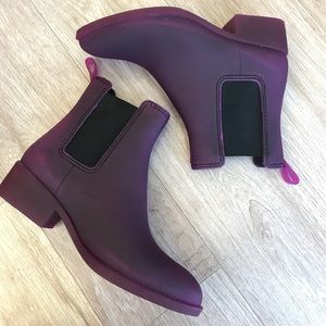 Jeffrey Campbell purple Rain Chelsea Booties sz 9